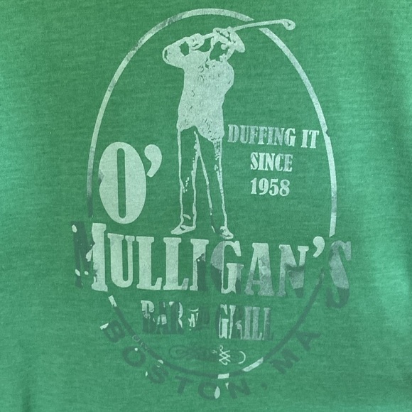 Sonoma Men L Short-Sleeve Green Graphic Mulligan’s Bar & Grill Boston Golfer - Picture 3 of 4
